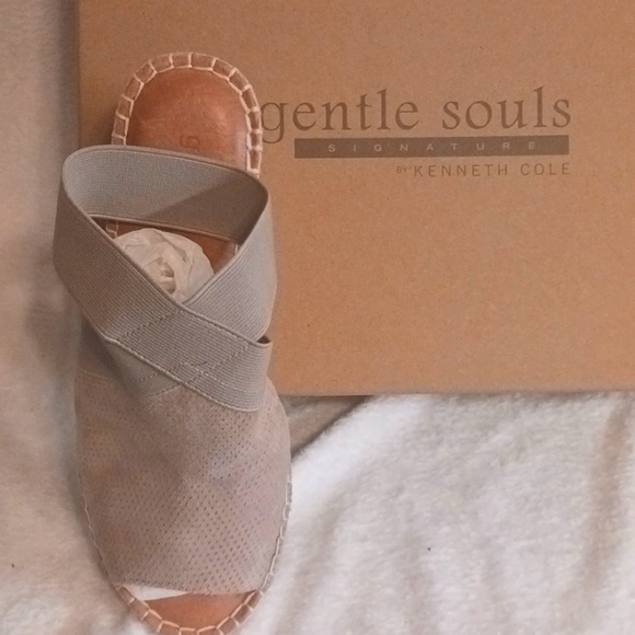 Shoes - Picture 3 of 3